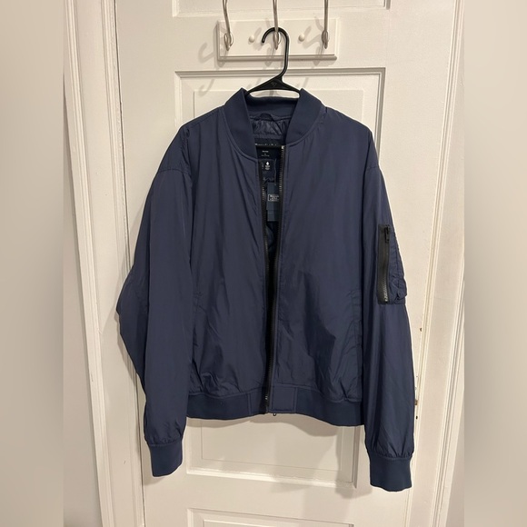 Abercrombie & Fitch Other - Abercrombie Men’s Bomber/Wind Breaker Jacket- perfect gift for bf & husband